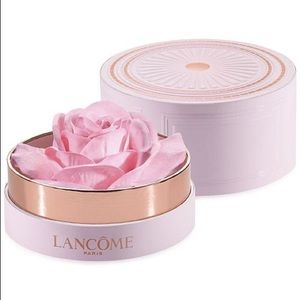 HOST PICK Lancôme Blush La Rose Highlighter